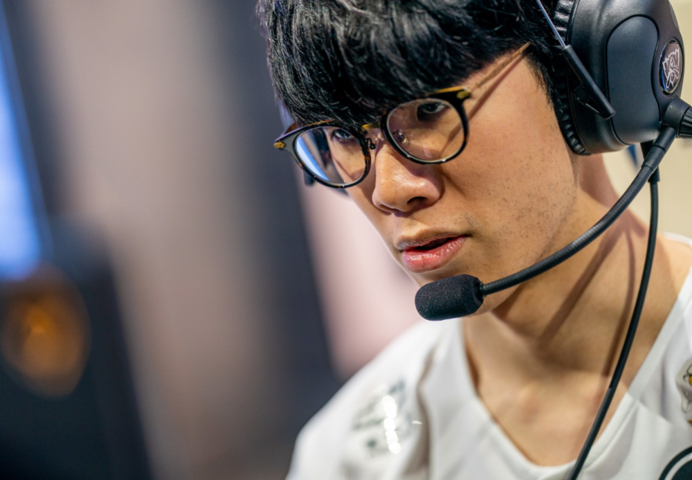 南宫NG官方网站 TheShy与50激战DWG分钟，出色防守胜负难料！，Doinb焦点对战赛场气氛高涨