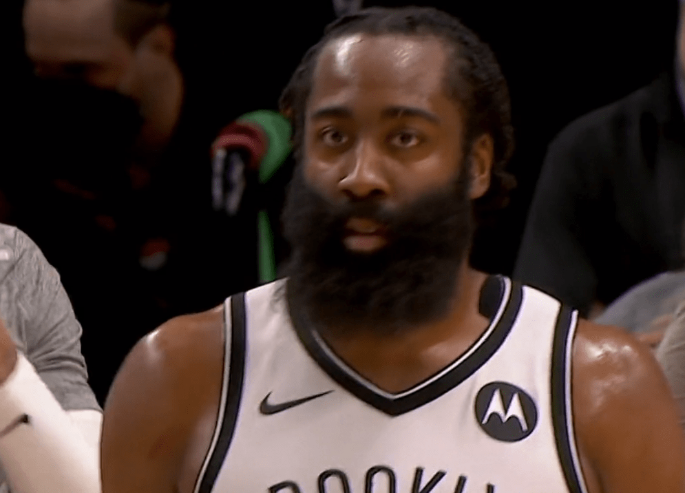 南宫电竞玩家 JackeyLove连续三场比赛得分超过高光表现，篮网挑战极限！