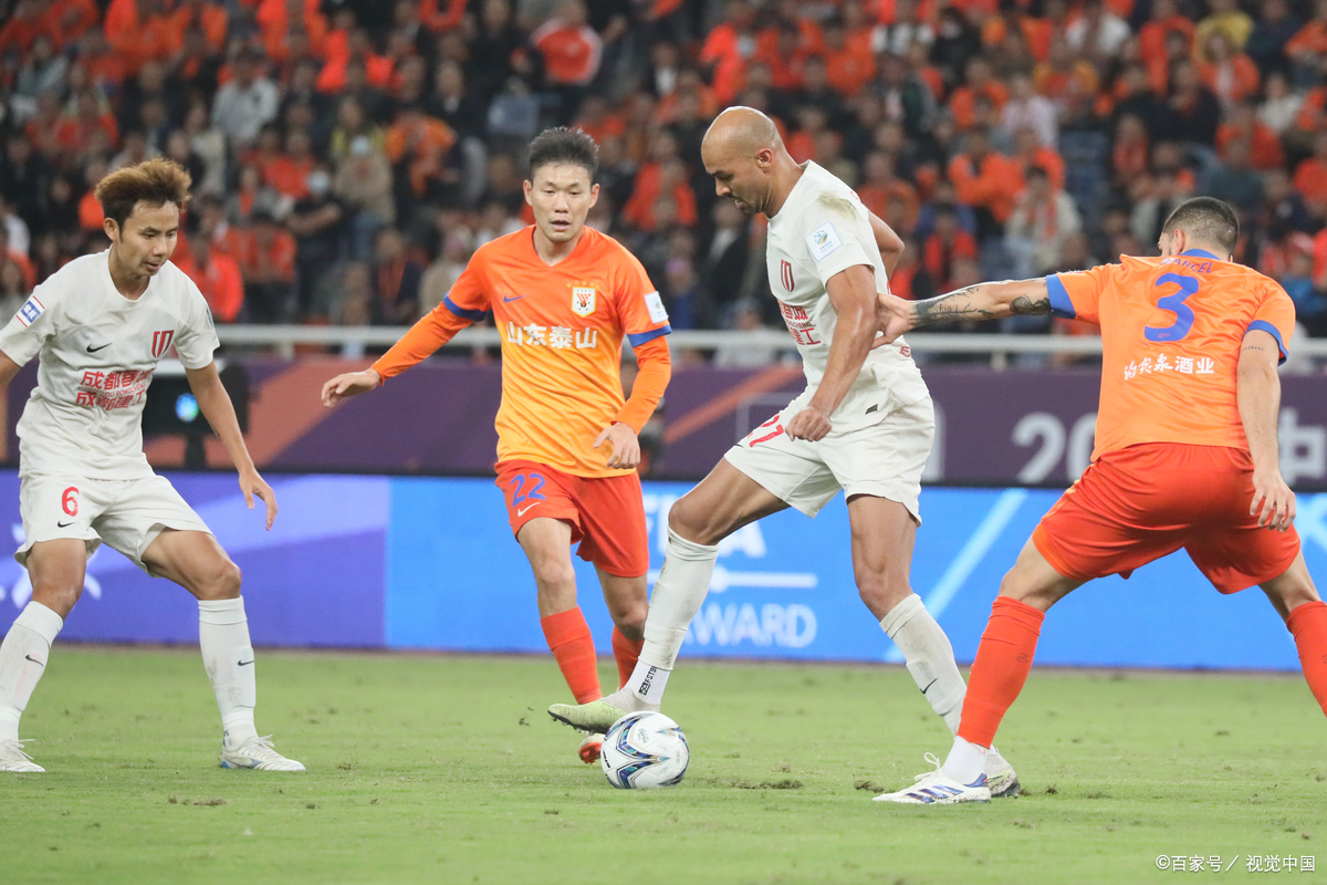 南宫电竞赛事包含上海海港训练开放日，赛前临场应变引欢呼，德甲在即，控场能力受关注的词条